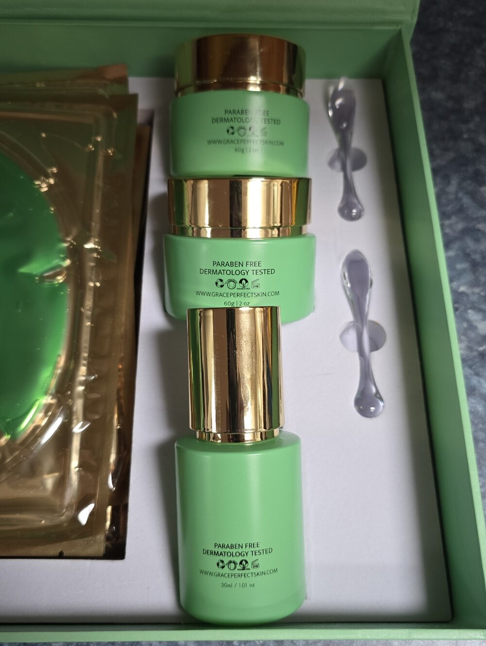 LIQUIDATION: GRACE PERFECT SKIN Multi-Peptide Collagen 4-Pieces + 10 Skin Masks - Picture 3 of 12